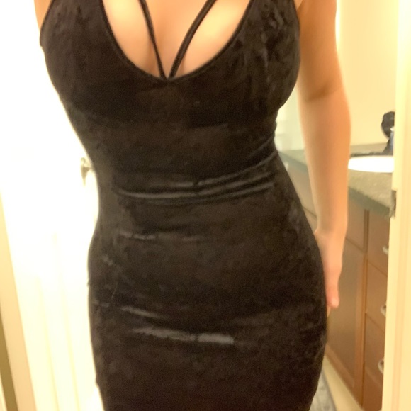 Black velvet dress - Picture 4 of 4